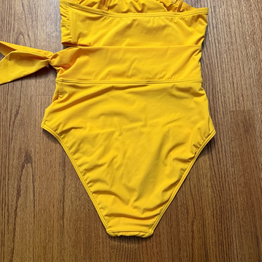 Zimmerman Knotted cutout bandeau swimsuit in saffron size 8 - Picture 11 of 16